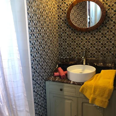 Les Fleurs De Lys, Suites'appart , Entree Et Terrasse Privee Proche De La Apartmán