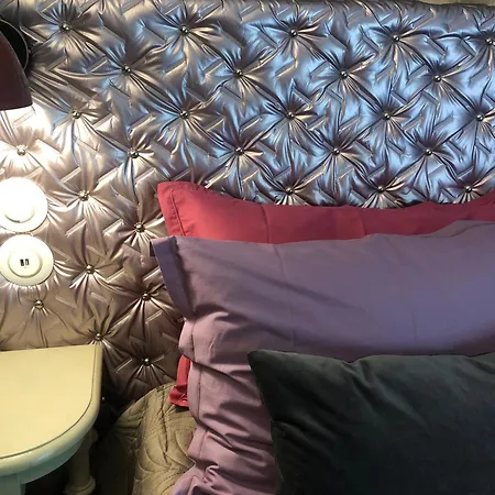 Les Fleurs De Lys, Suites'appart , Entree Et Terrasse Privee Proche De La Apartmán *