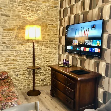 Les Fleurs De Lys, Suites'appart , Entree Et Terrasse Privee Proche De La דירה *