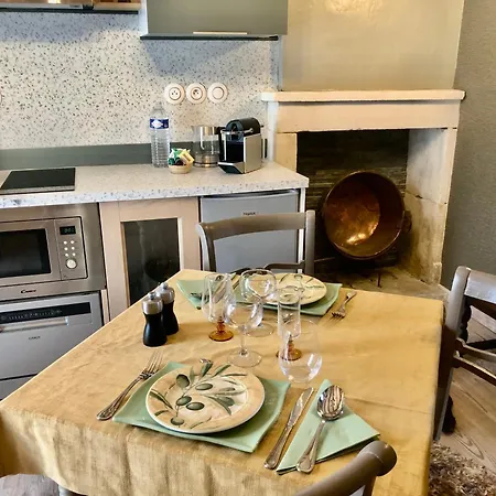 Les Fleurs De Lys, Suites'appart , Entree Et Terrasse Privee Proche De La דירה *