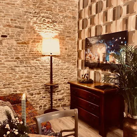 Les Fleurs De Lys, Suites'appart , Entree Et Terrasse Privee Proche De La Apartmán