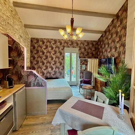 Les Fleurs De Lys, Suites'appart , Entree Et Terrasse Privee Proche De La Apartment